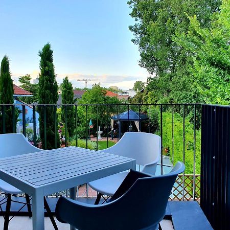 Near Lake Fully Furnished Beautiful Apartment Bécs Kültér fotó