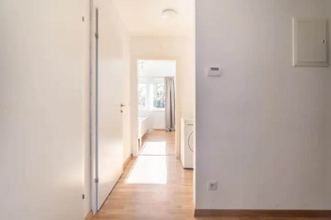 Near Lake Fully Furnished Beautiful Apartment Bécs Kültér fotó